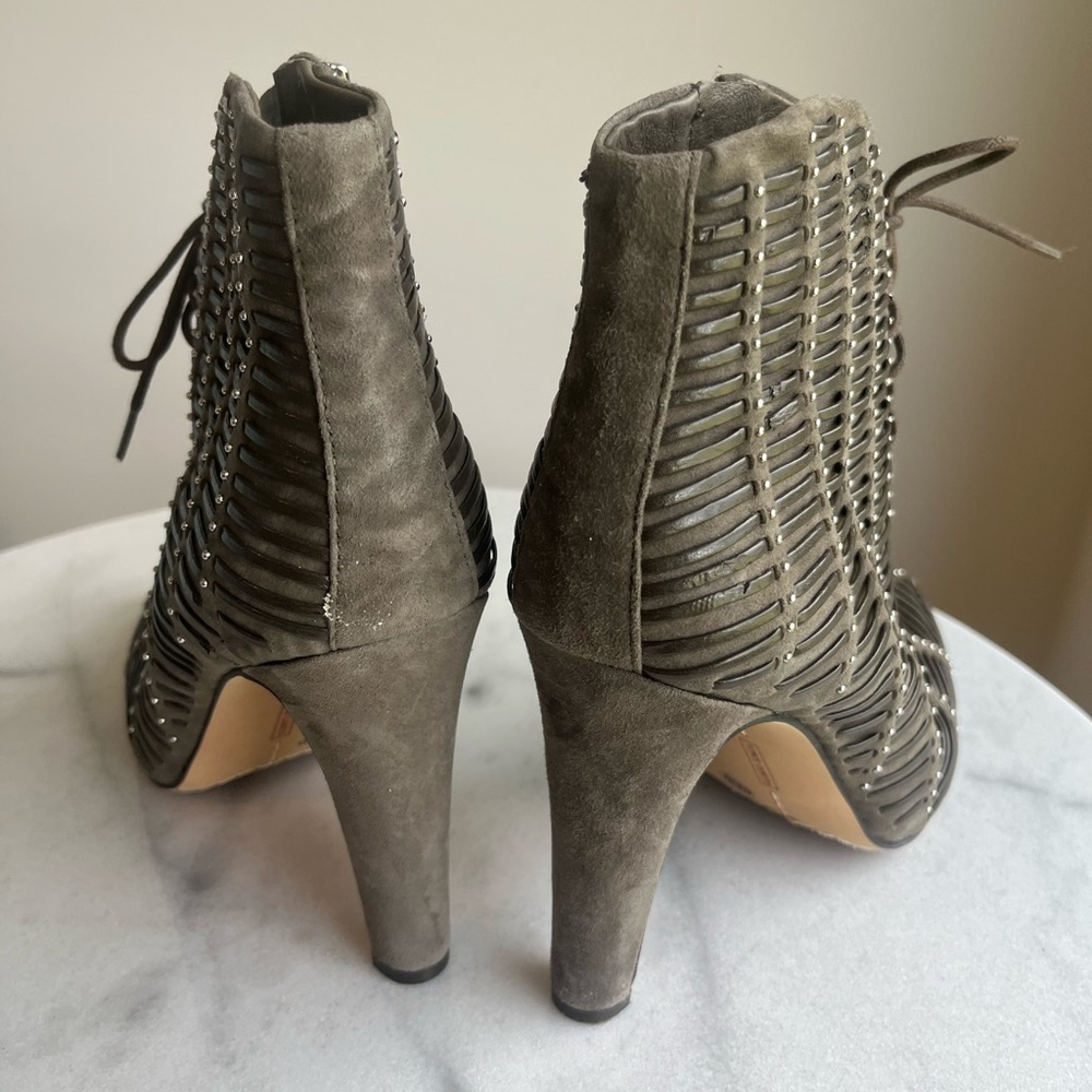 Vince Camuto Women's Megara Ankle Bootie 8.5M Vintage Look - Picture 8 of 16